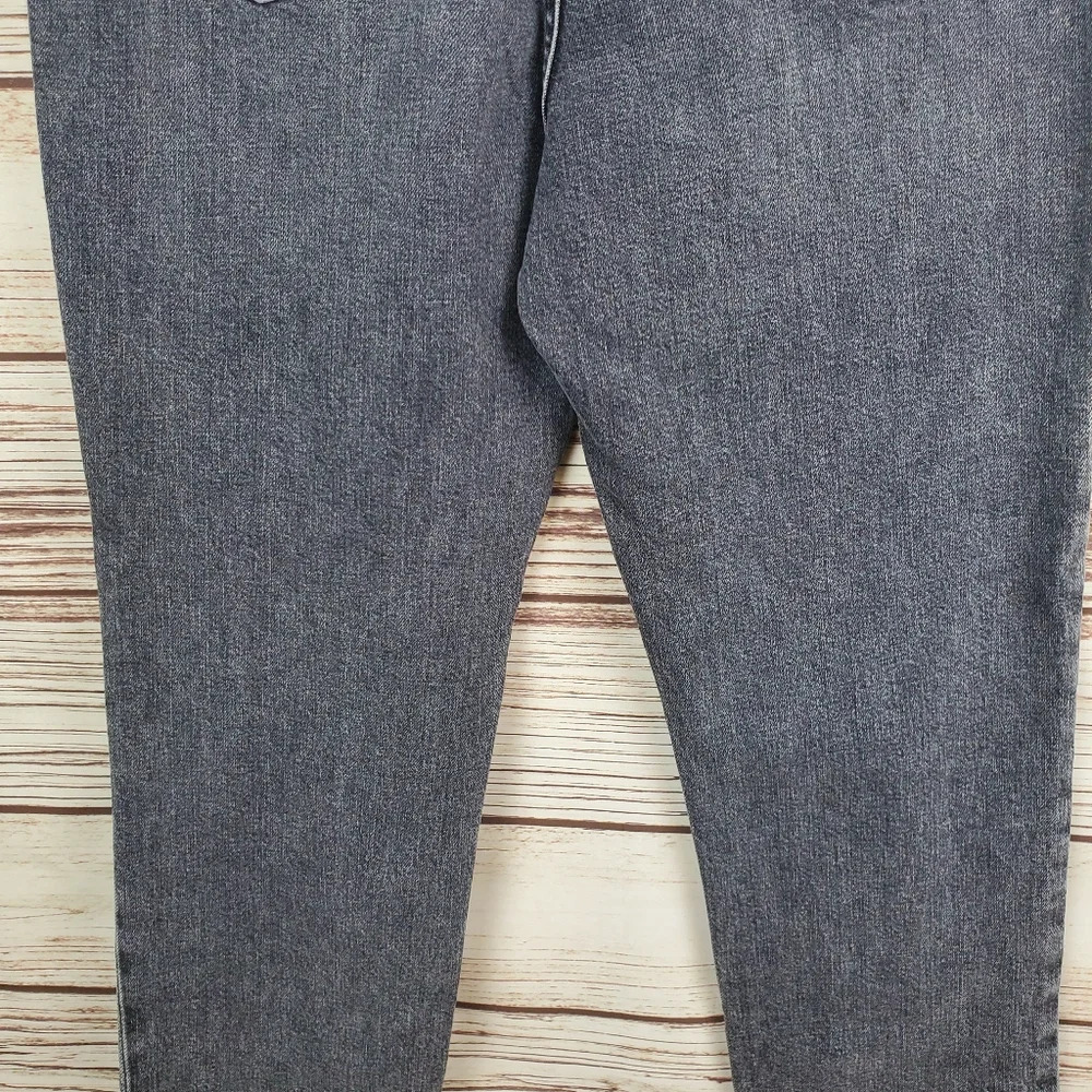 Hudson Womens Size 31x28 Black Holly Straight Leg Distressed Jeans          #238 - Picture 9 of 13